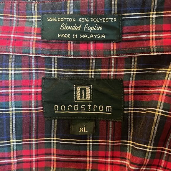 Classic Nordstrom Blended Poplin plaid button down shirt.  Size XL. - Picture 3 of 4